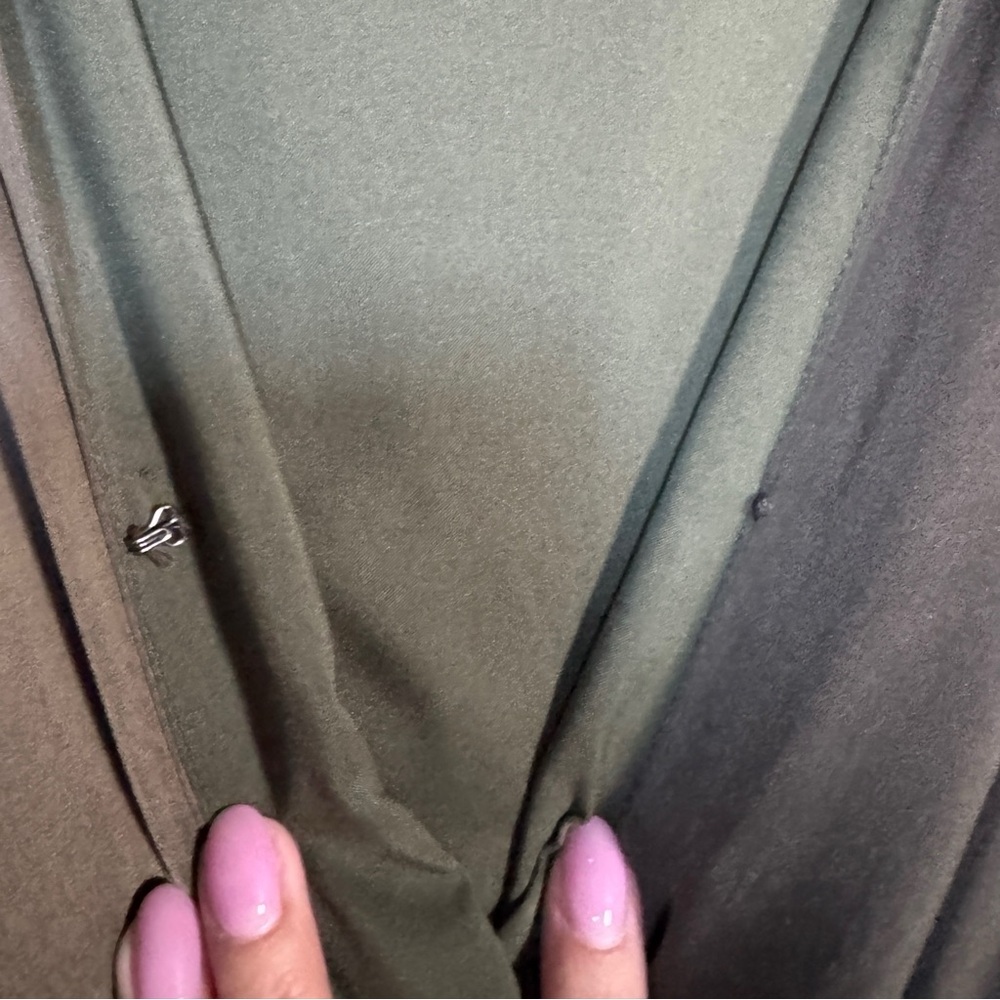Banana Republic Blouson V-Neck Maxi Dress – Camo Green (Small) - Picture 6 of 8